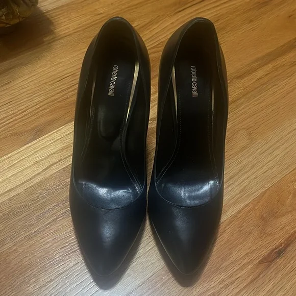 Roberto Cavalli black pumps with gold heel accent - Picture 5 of 11